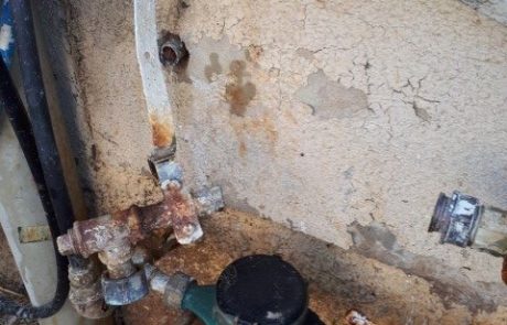 תיקון נזילה בשעון מים דירתי חלוד